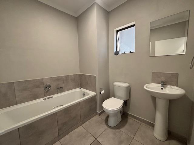 To Let 2 Bedroom Property for Rent in Waterfall KwaZulu-Natal