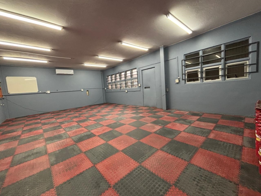 To Let Commercial Property for Rent in Westmead KwaZulu-Natal