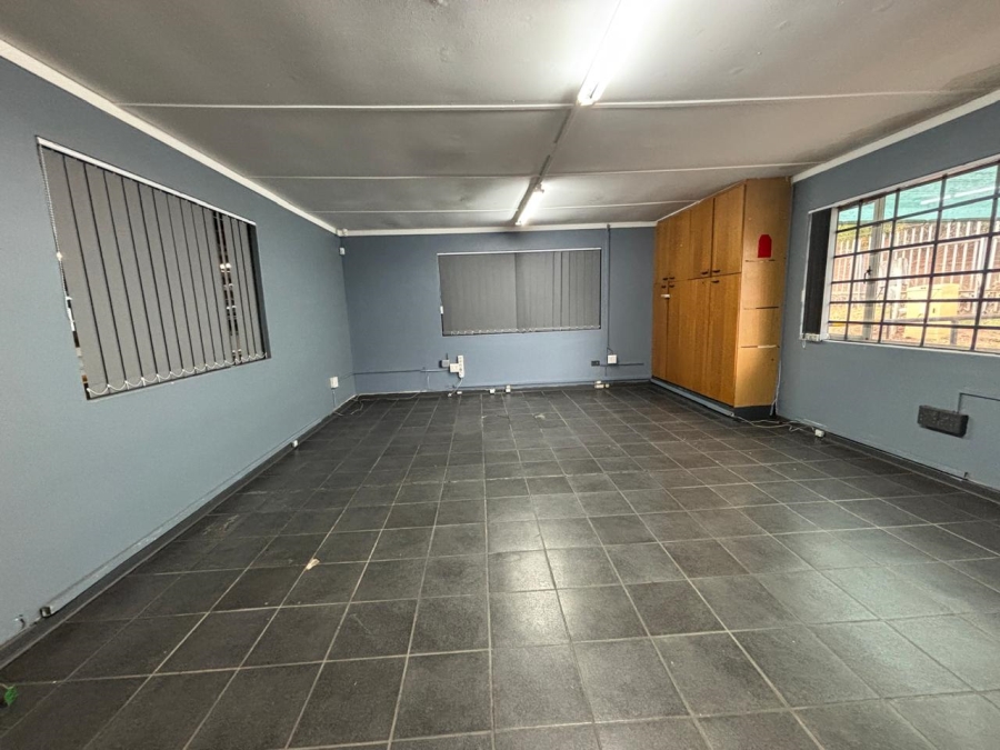 To Let Commercial Property for Rent in Westmead KwaZulu-Natal