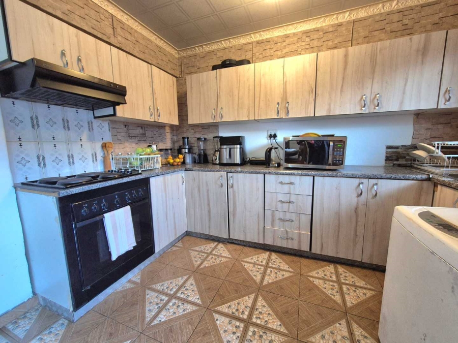 2 Bedroom Property for Sale in Amanzimtoti KwaZulu-Natal