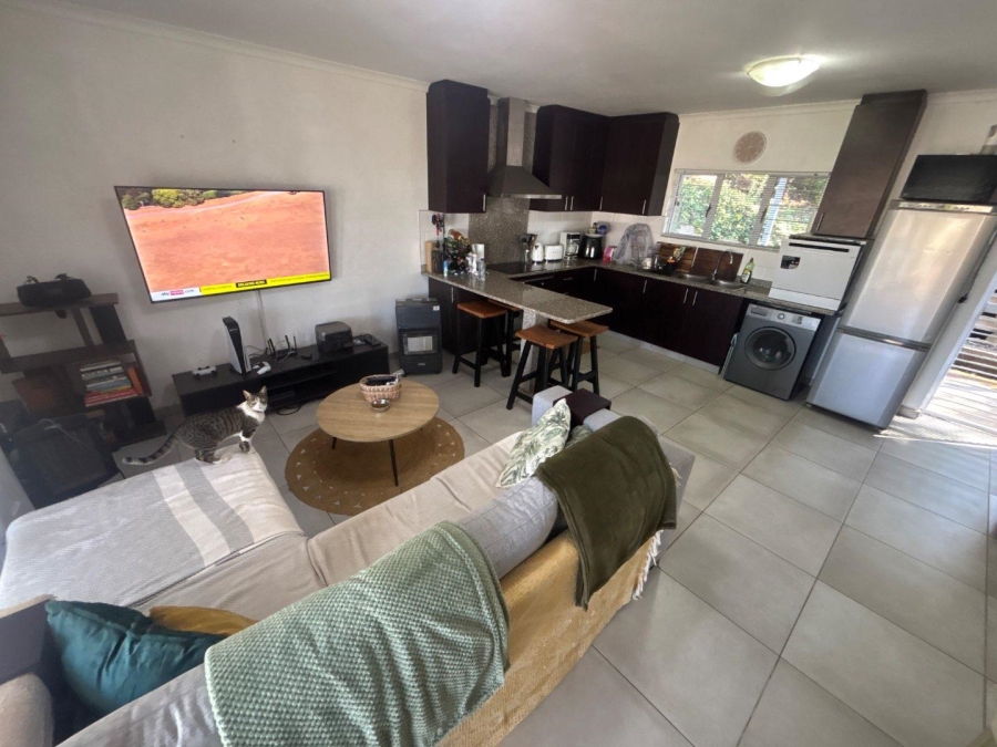 To Let 2 Bedroom Property for Rent in Kloof KwaZulu-Natal