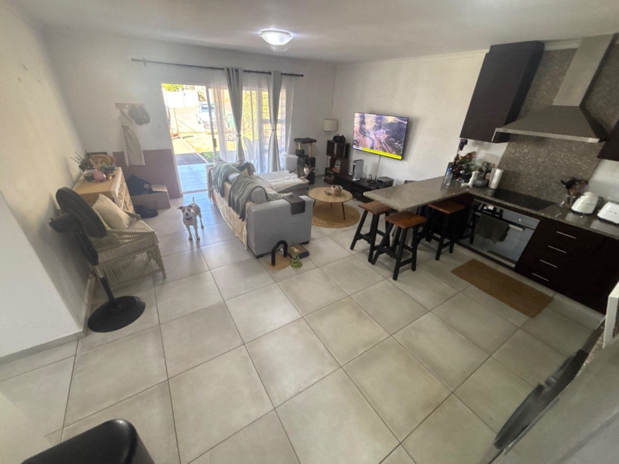 To Let 2 Bedroom Property for Rent in Kloof KwaZulu-Natal