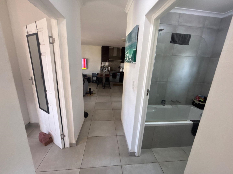 To Let 2 Bedroom Property for Rent in Kloof KwaZulu-Natal