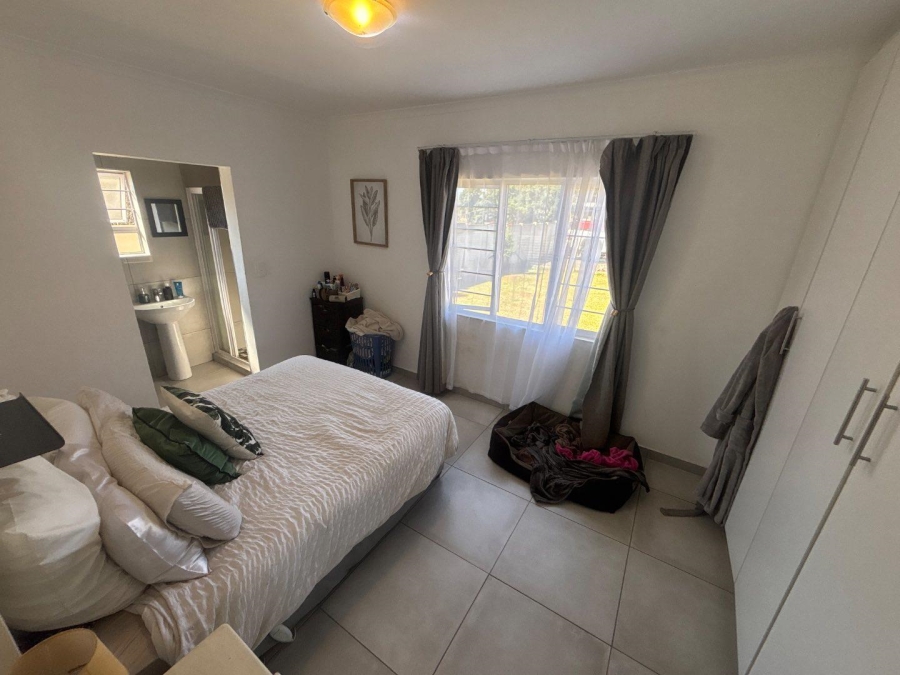To Let 2 Bedroom Property for Rent in Kloof KwaZulu-Natal