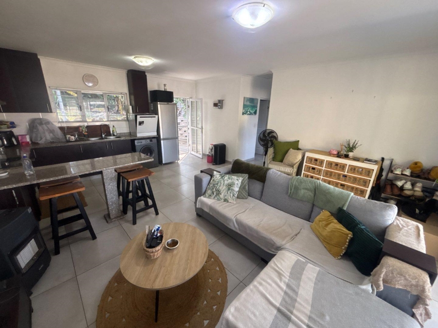 To Let 2 Bedroom Property for Rent in Kloof KwaZulu-Natal