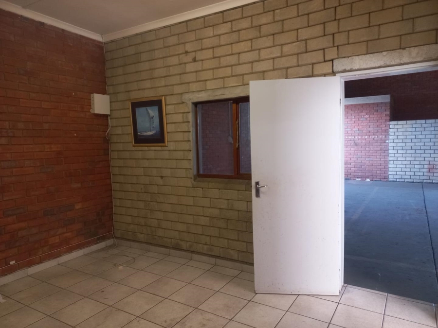 To Let Commercial Property for Rent in Alton KwaZulu-Natal