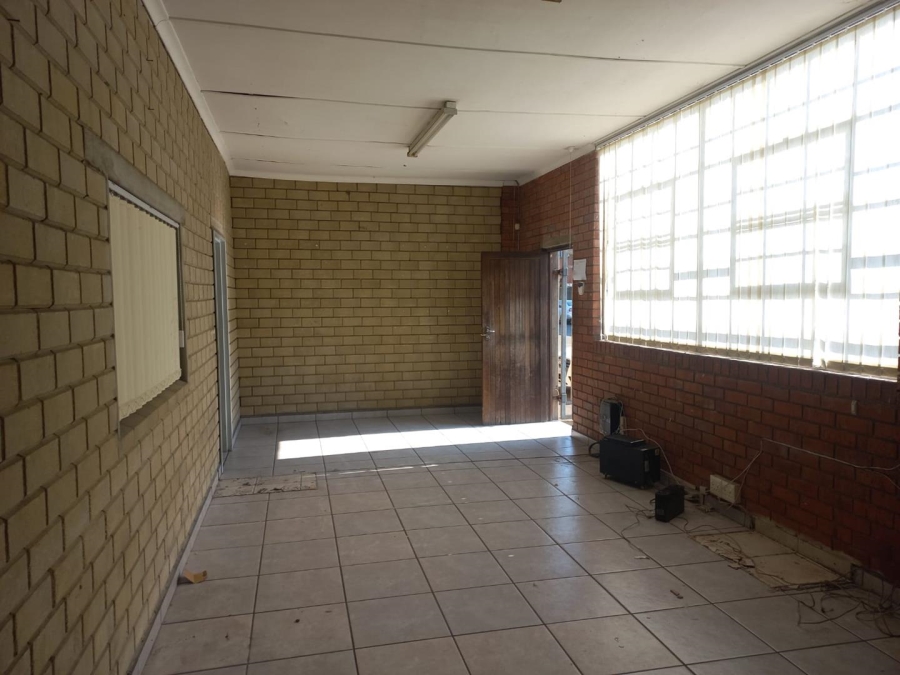 To Let Commercial Property for Rent in Alton KwaZulu-Natal