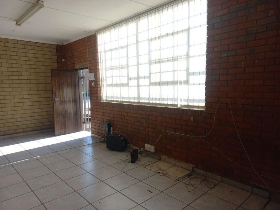 To Let Commercial Property for Rent in Alton KwaZulu-Natal