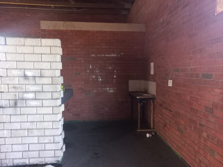 To Let Commercial Property for Rent in Alton KwaZulu-Natal