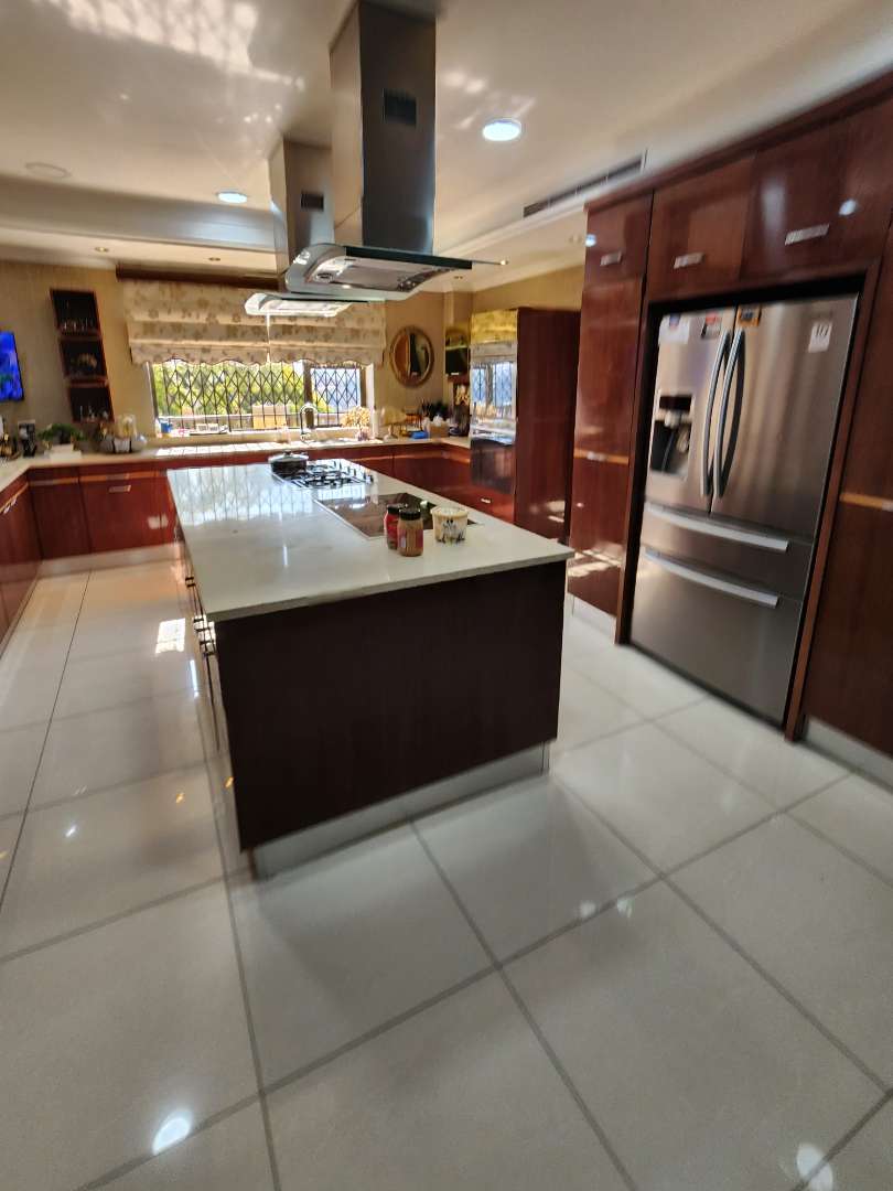6 Bedroom Property for Sale in Palmiet KwaZulu-Natal