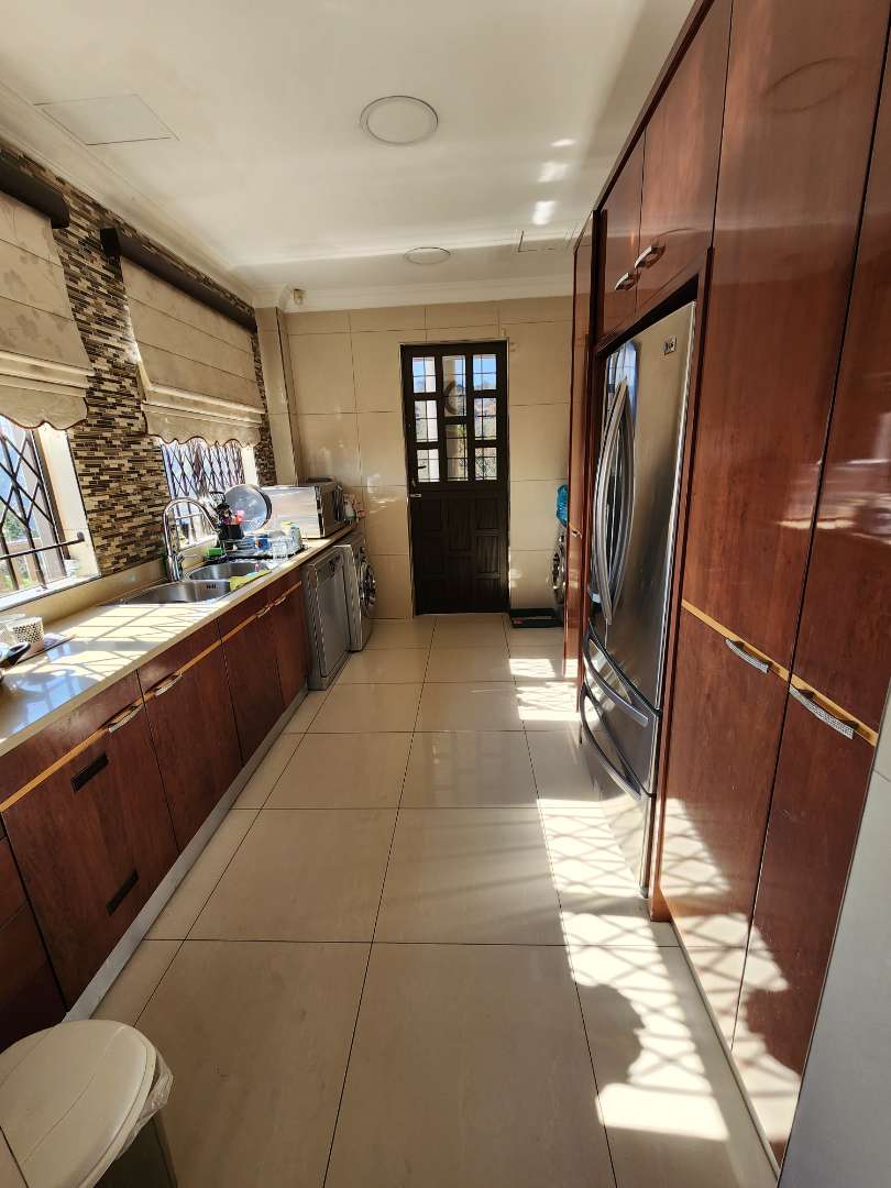 6 Bedroom Property for Sale in Palmiet KwaZulu-Natal