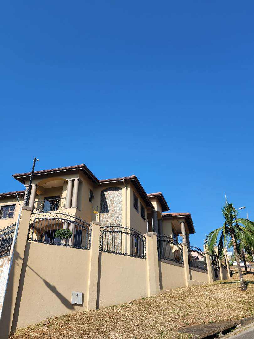 6 Bedroom Property for Sale in Palmiet KwaZulu-Natal