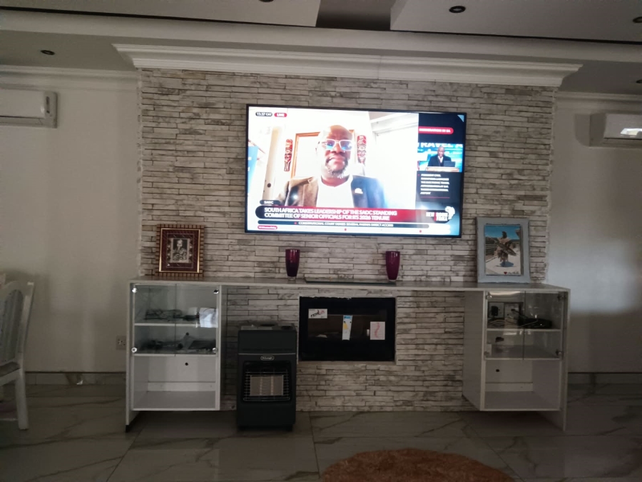 6 Bedroom Property for Sale in Cato Ridge KwaZulu-Natal
