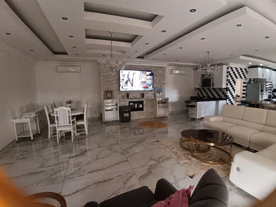 6 Bedroom Property for Sale in Cato Ridge KwaZulu-Natal