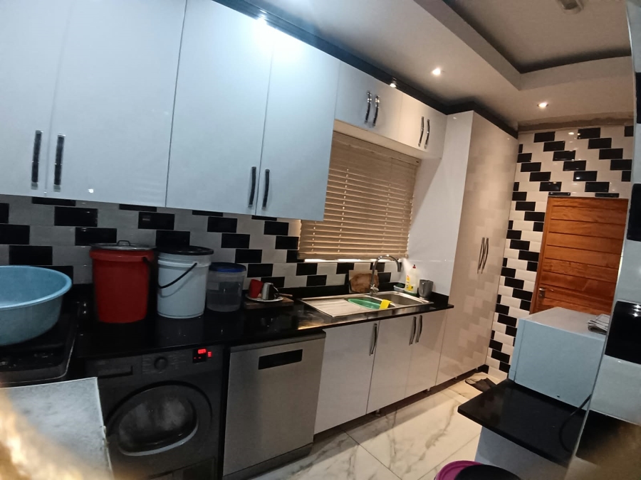 6 Bedroom Property for Sale in Cato Ridge KwaZulu-Natal