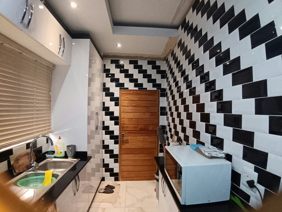 6 Bedroom Property for Sale in Cato Ridge KwaZulu-Natal