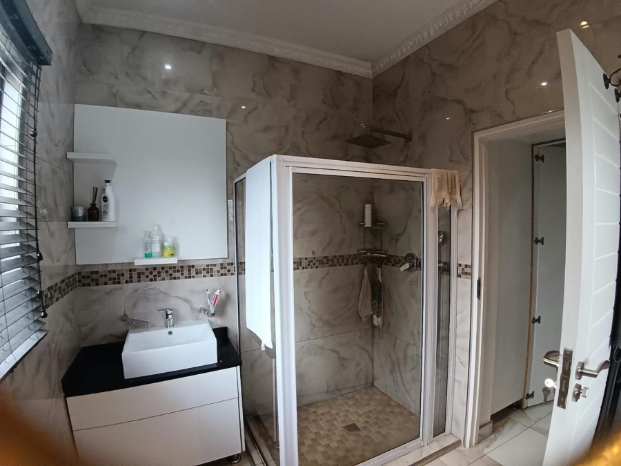 6 Bedroom Property for Sale in Cato Ridge KwaZulu-Natal