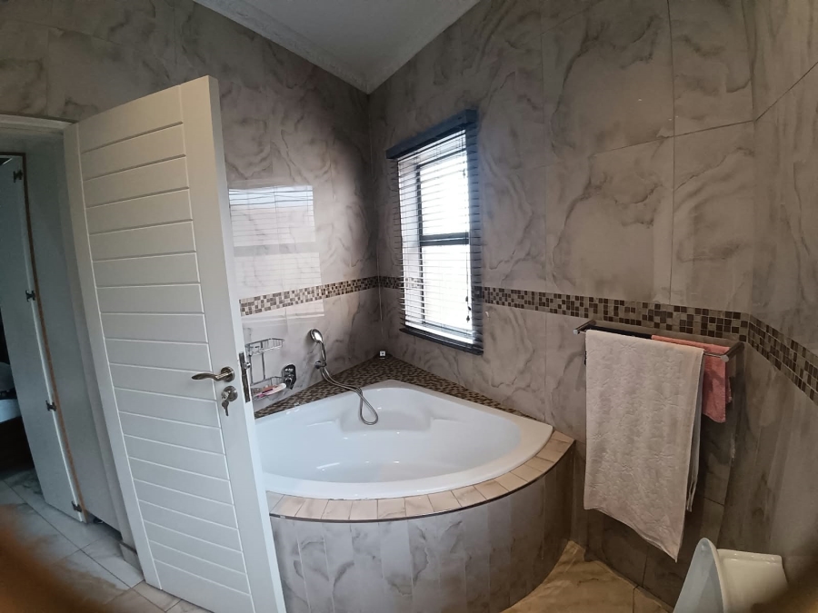 6 Bedroom Property for Sale in Cato Ridge KwaZulu-Natal