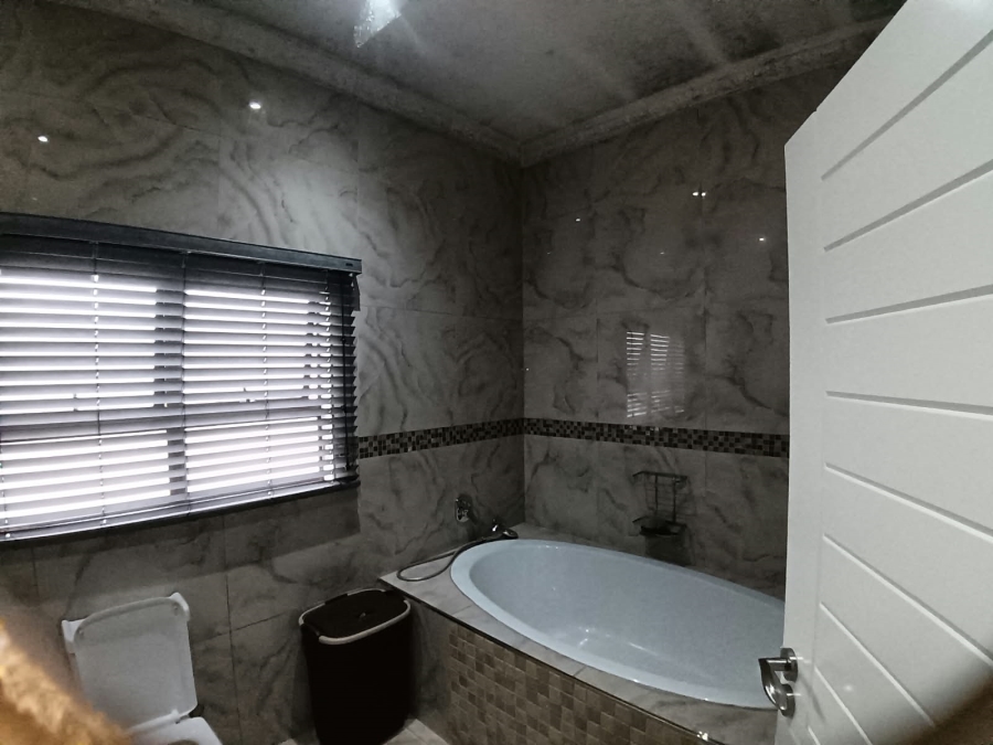 6 Bedroom Property for Sale in Cato Ridge KwaZulu-Natal