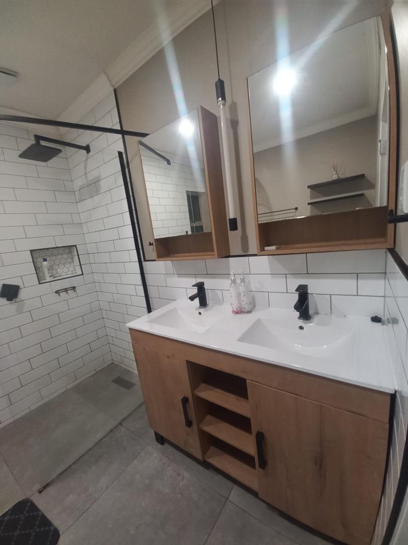 4 Bedroom Property for Sale in Meer En See KwaZulu-Natal