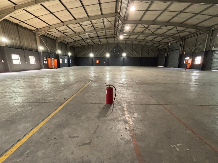 To Let Commercial Property for Rent in Mahogany Ridge KwaZulu-Natal