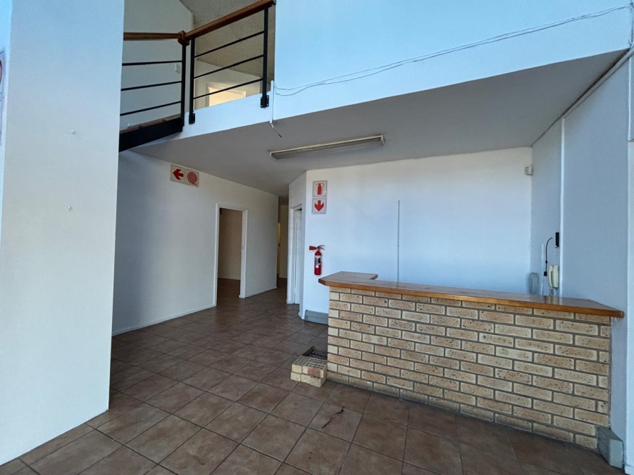 To Let Commercial Property for Rent in Mahogany Ridge KwaZulu-Natal