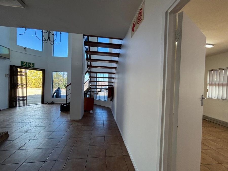 To Let Commercial Property for Rent in Mahogany Ridge KwaZulu-Natal