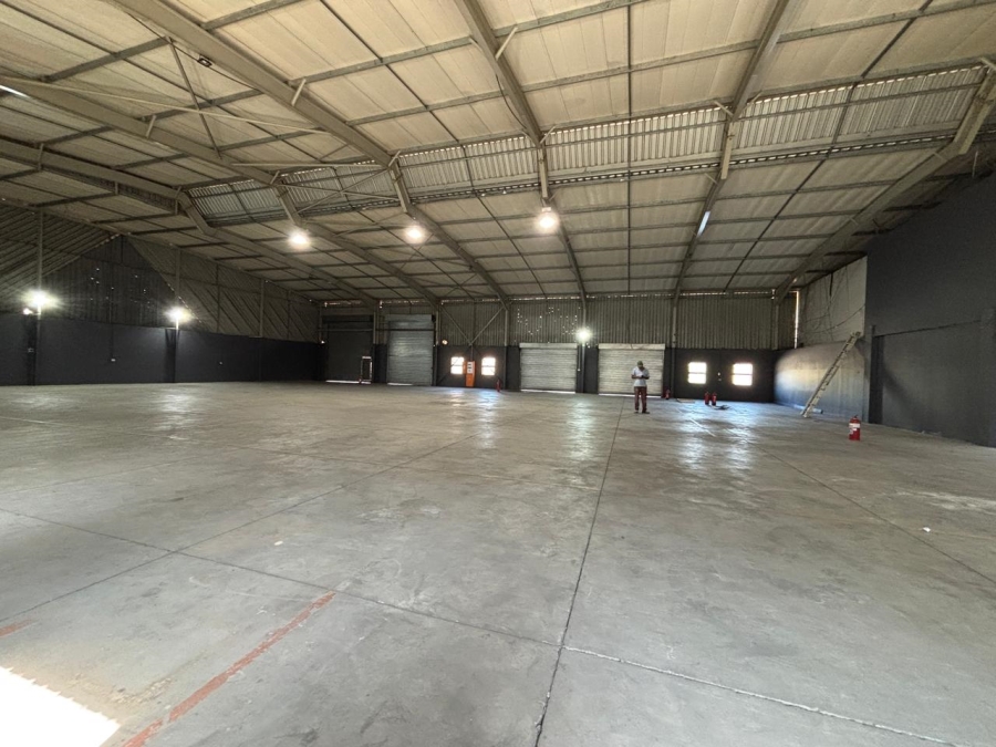 To Let Commercial Property for Rent in Mahogany Ridge KwaZulu-Natal