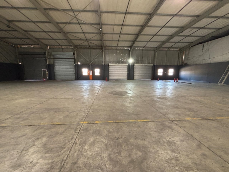 To Let Commercial Property for Rent in Mahogany Ridge KwaZulu-Natal
