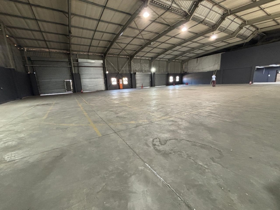 To Let Commercial Property for Rent in Mahogany Ridge KwaZulu-Natal