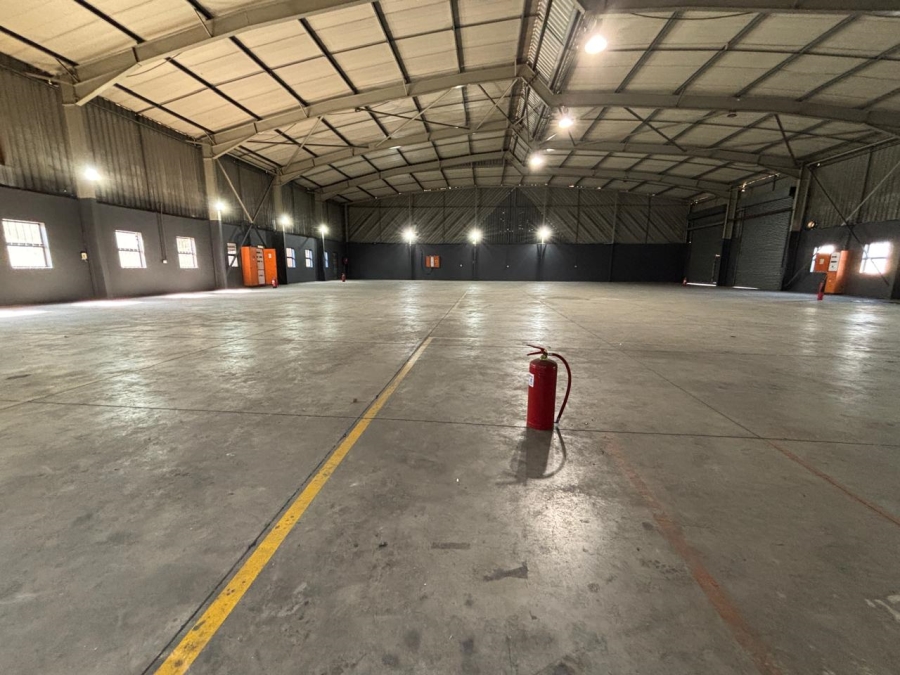 To Let Commercial Property for Rent in Mahogany Ridge KwaZulu-Natal