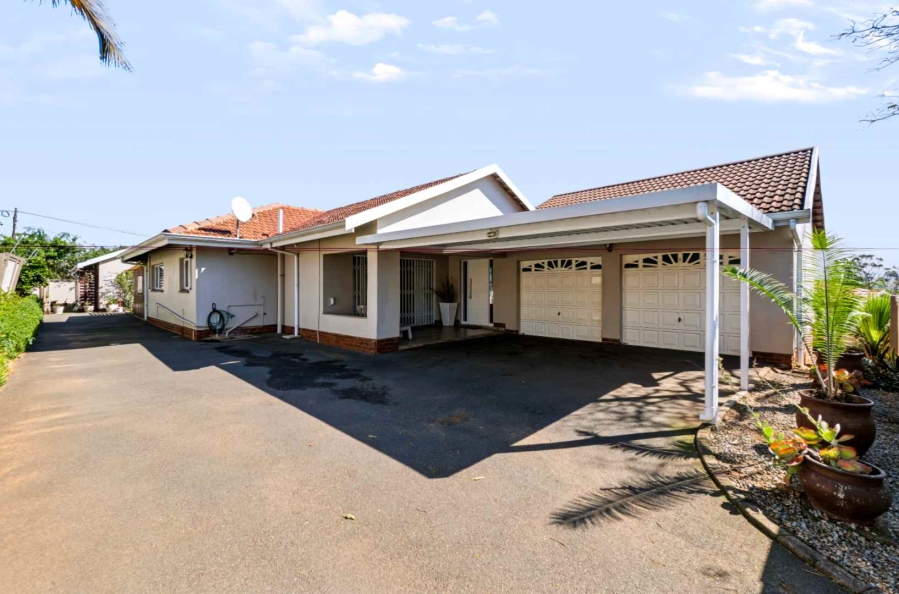 4 Bedroom Property for Sale in Athlone Park KwaZulu-Natal