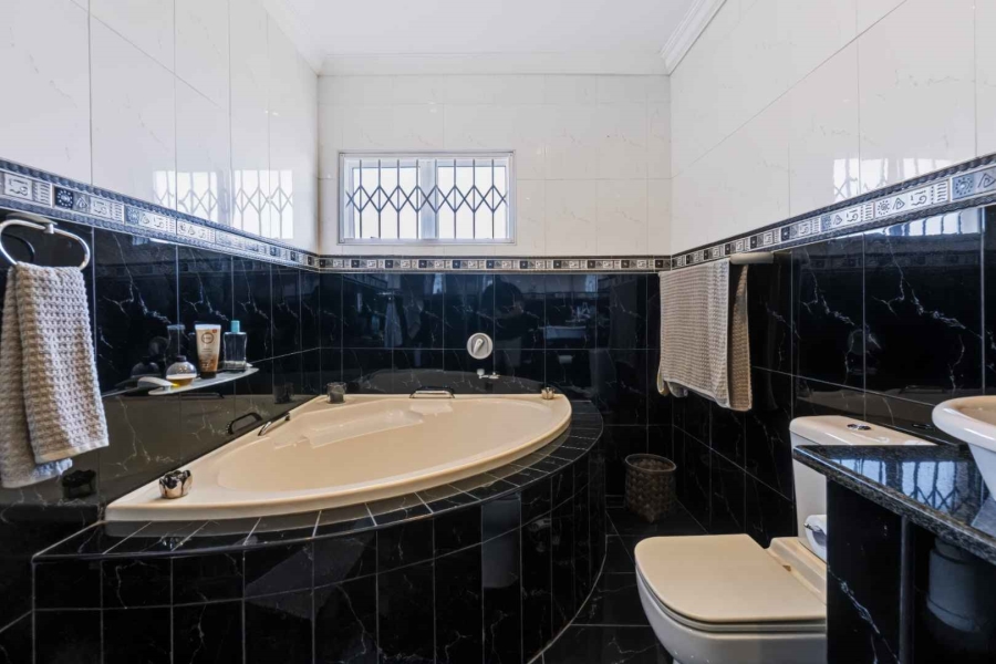 4 Bedroom Property for Sale in Athlone Park KwaZulu-Natal