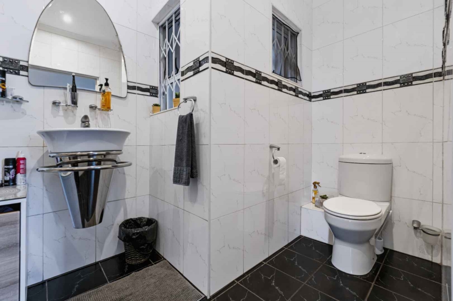 4 Bedroom Property for Sale in Athlone Park KwaZulu-Natal
