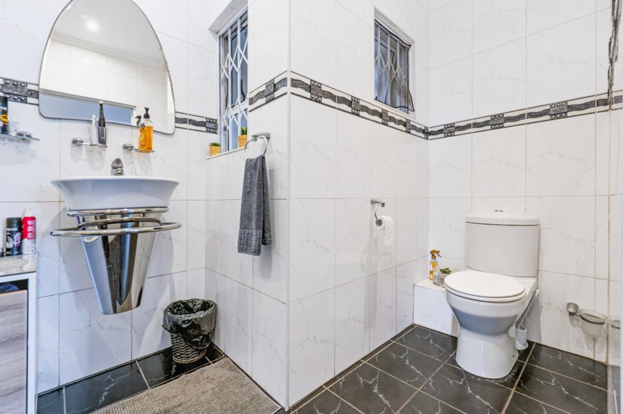 4 Bedroom Property for Sale in Athlone Park KwaZulu-Natal