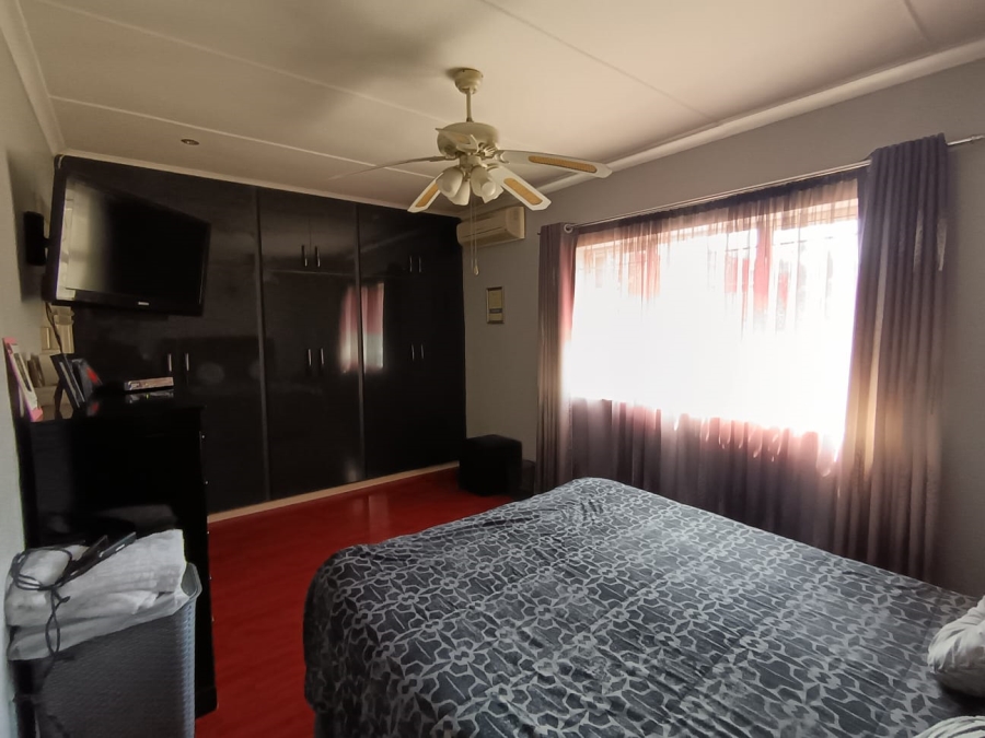 4 Bedroom Property for Sale in Bluff KwaZulu-Natal