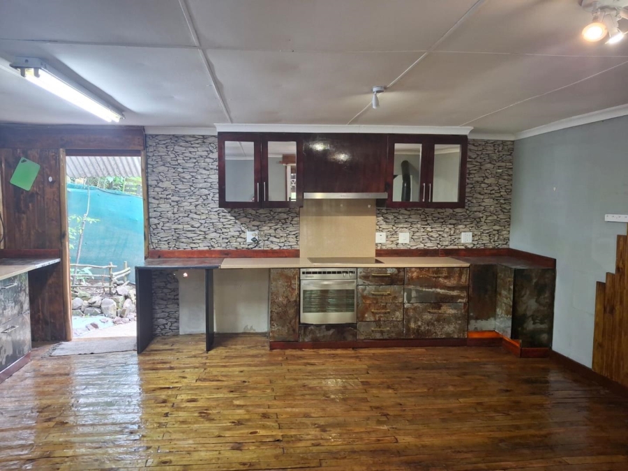 To Let 2 Bedroom Property for Rent in Kloof KwaZulu-Natal