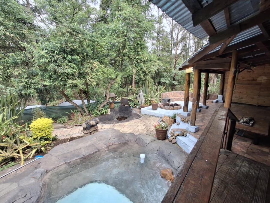 To Let 2 Bedroom Property for Rent in Kloof KwaZulu-Natal