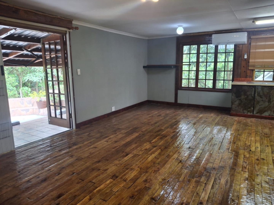To Let 2 Bedroom Property for Rent in Kloof KwaZulu-Natal