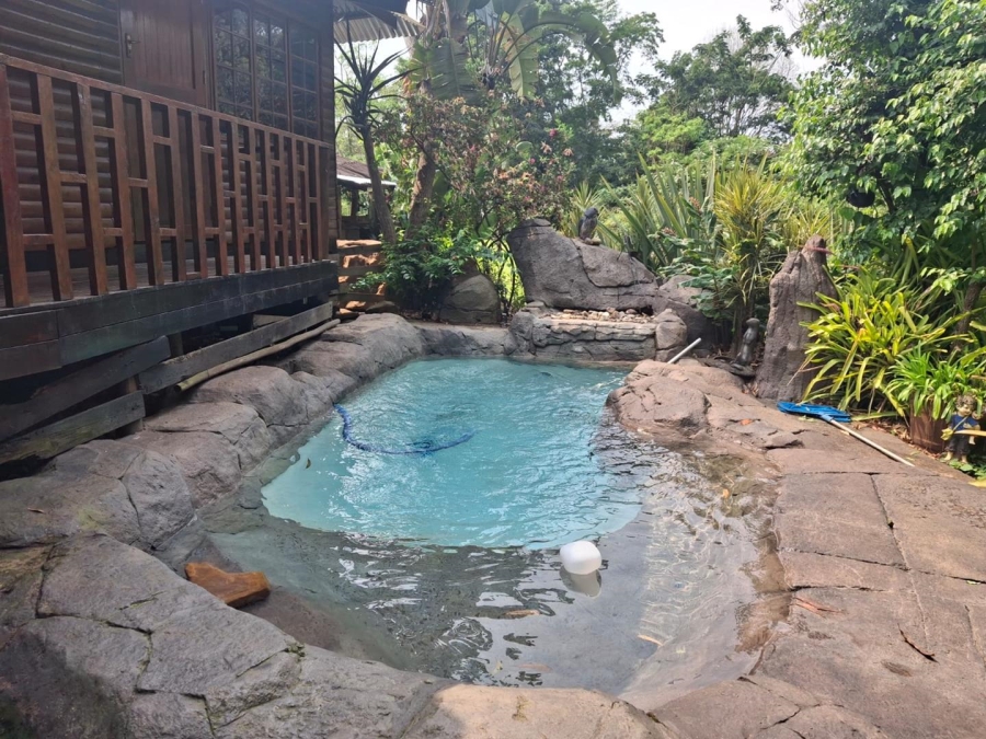 To Let 2 Bedroom Property for Rent in Kloof KwaZulu-Natal