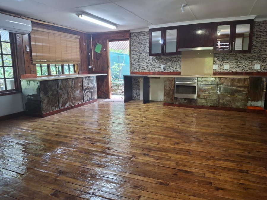To Let 2 Bedroom Property for Rent in Kloof KwaZulu-Natal