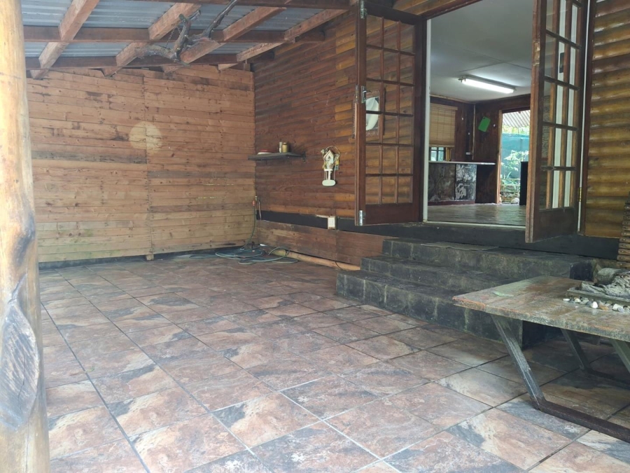 To Let 2 Bedroom Property for Rent in Kloof KwaZulu-Natal