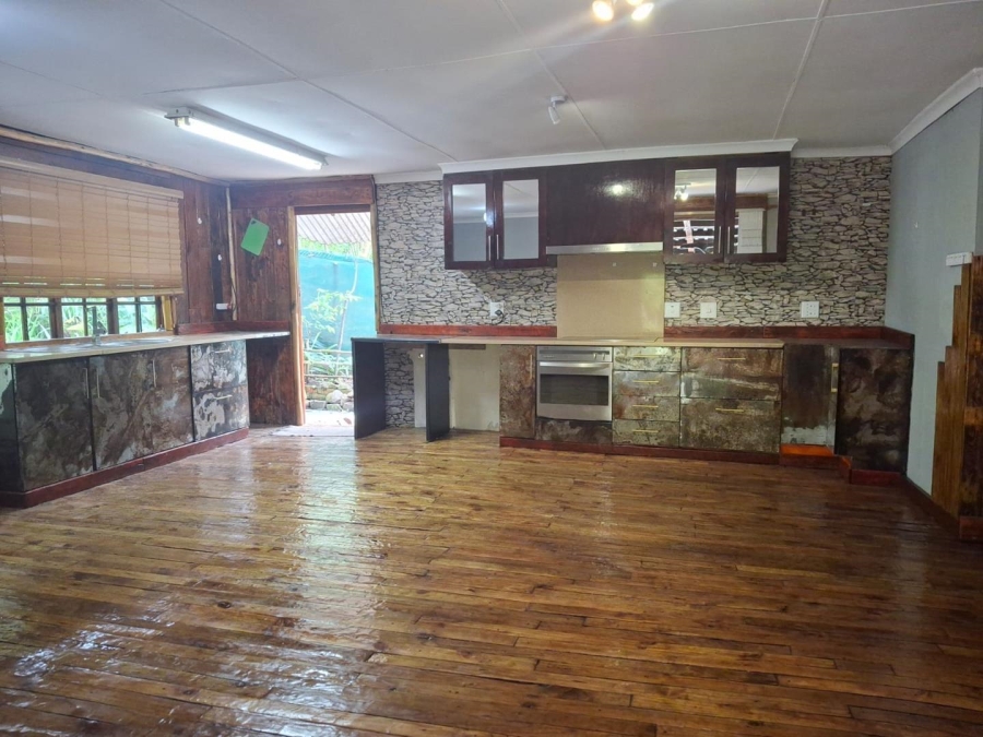 To Let 2 Bedroom Property for Rent in Kloof KwaZulu-Natal