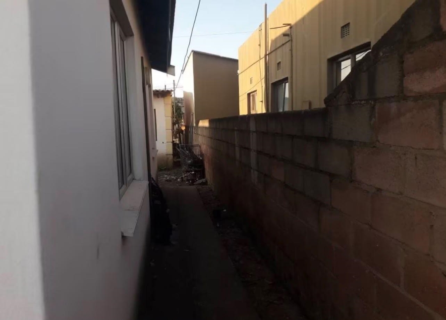 2 Bedroom Property for Sale in Kwamashu KwaZulu-Natal