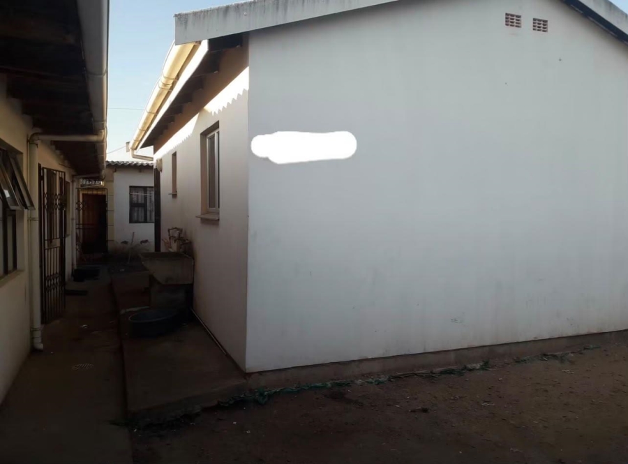 2 Bedroom Property for Sale in Kwamashu KwaZulu-Natal