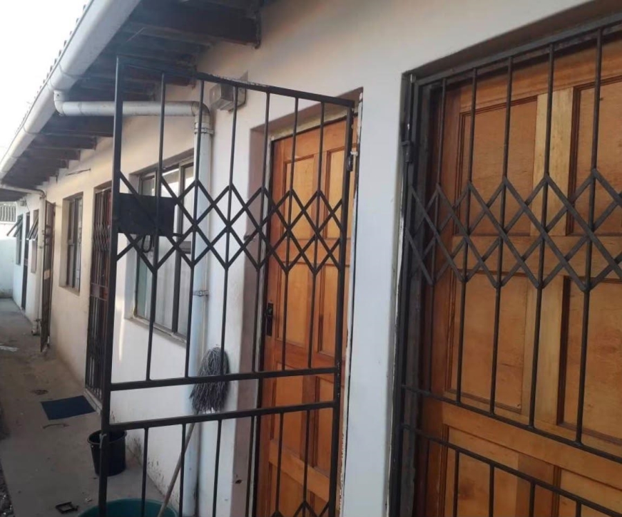 2 Bedroom Property for Sale in Kwamashu KwaZulu-Natal