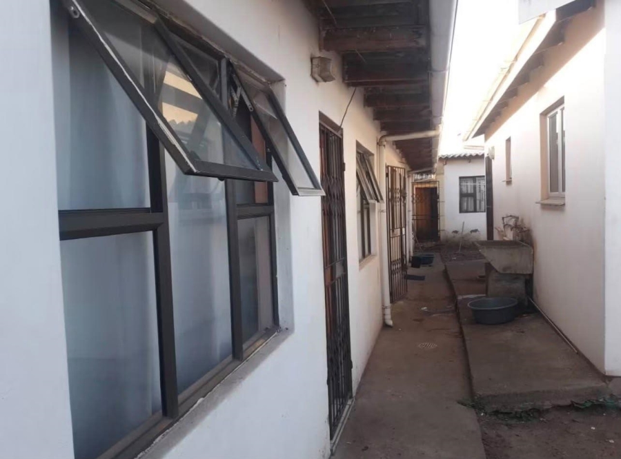 2 Bedroom Property for Sale in Kwamashu KwaZulu-Natal