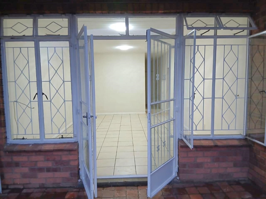 To Let 2 Bedroom Property for Rent in Scottsville KwaZulu-Natal
