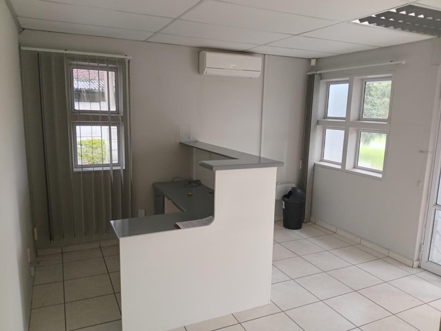 To Let Commercial Property for Rent in Meer En See KwaZulu-Natal