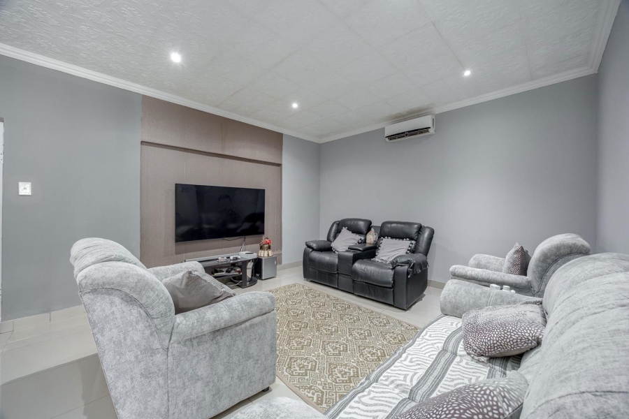 3 Bedroom Property for Sale in Umtentweni KwaZulu-Natal